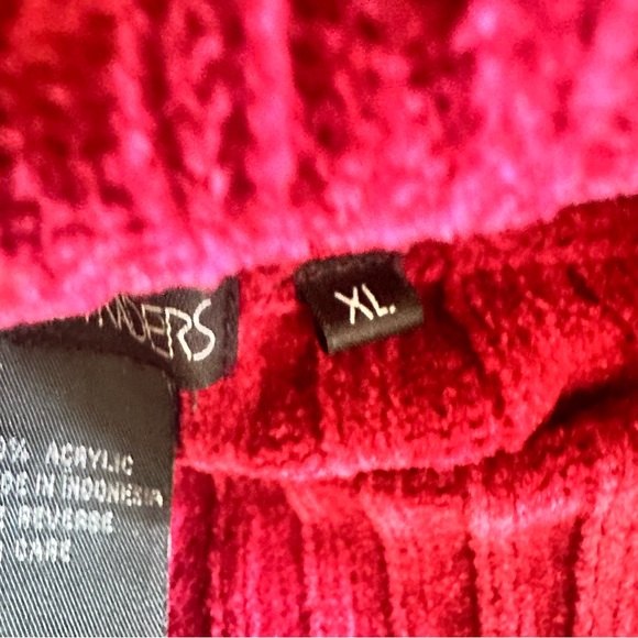 NWT Nomadic Traders Red Raspberry Women’s Turtleneck Ribbed Sweater Size XL - Picture 8 of 8